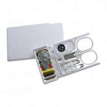 Trusa de cusut de calatorie in format card